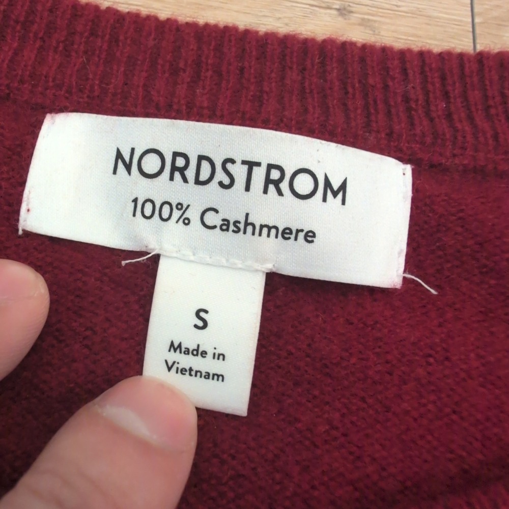 Nordstrom Women Small 100% Cashmere Cardigan Sweater Burgundy Red Button Up - Picture 3 of 6